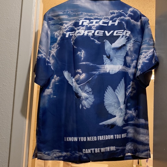 Button down - Picture 3 of 4